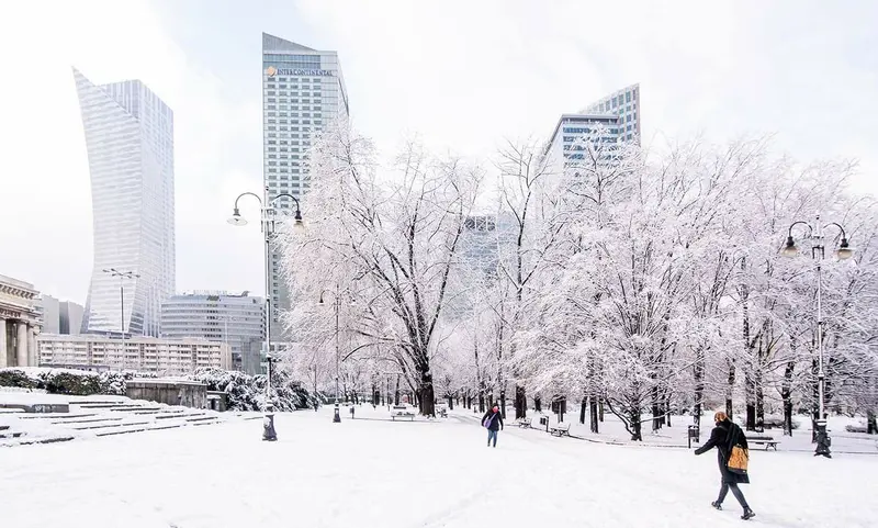 סיורים מותאמים לחורף: חבילה בהנחה של 3 הסיורים בוורשה עם רכב ונהג והדרכת שמע בעברית