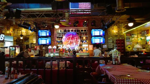 סיור ערב בוורשה - קולינריה, אלכוהול ואווירה חורפית עם מדריך דובר עברית