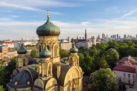 סיור ברובע פראגה עם רכב ונהג והדרכת שמע בעברית